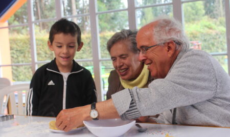 Un día de amor y celebración: Honrando a nuestros Queridos Abuelos